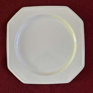 Mikasa Continental White F3000 Octagonal Dinner Plate